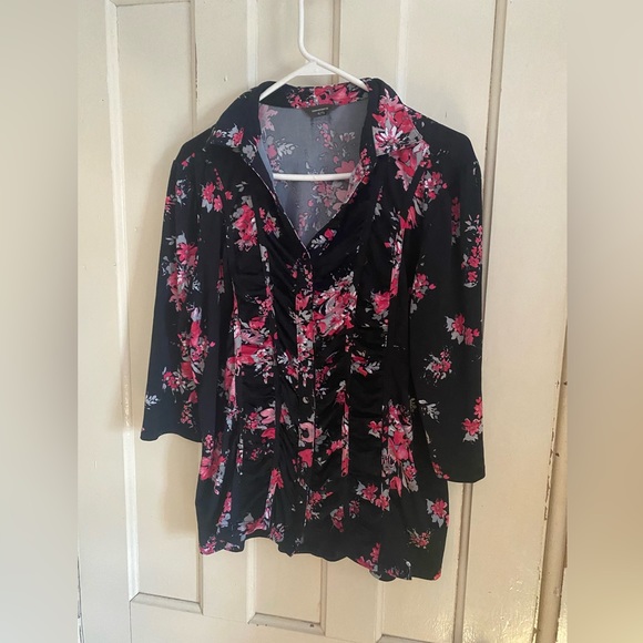 Denver Hayes Floral blouse - Picture 1 of 6